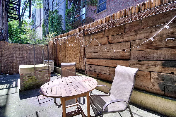 Rented by Urbane Brokerage | media 10