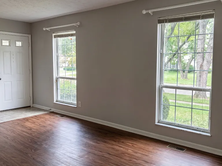 1188 Worthington Heights Blvd — Photo 2