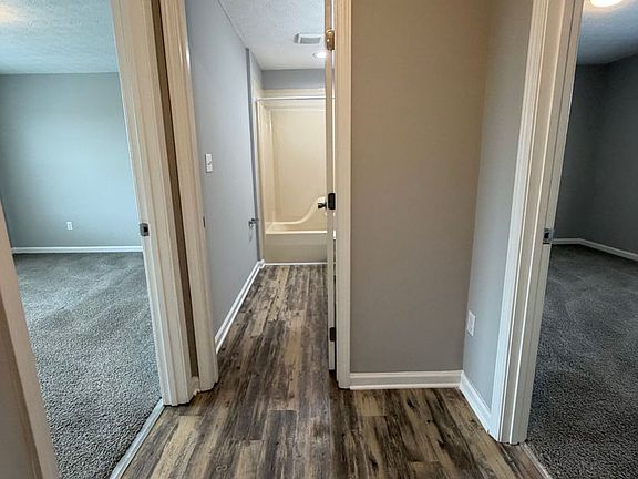 5th image of 416 Garden City Dr Unit 15