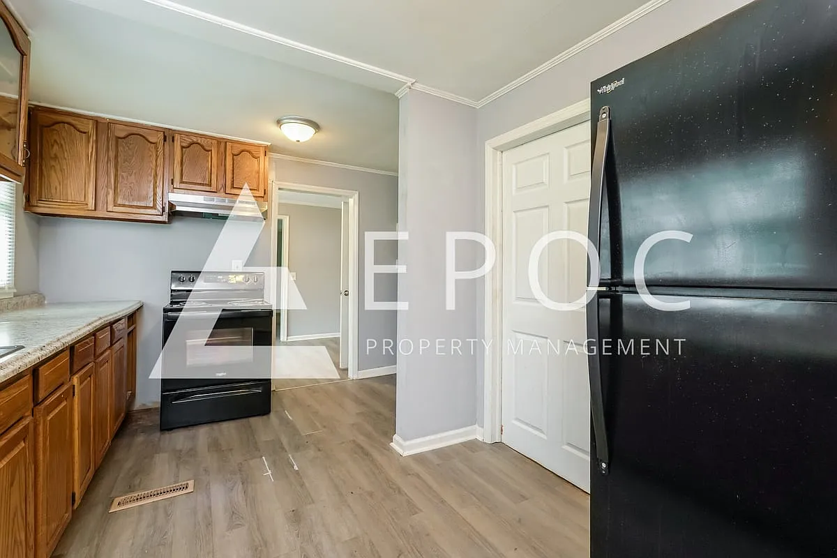 1615 Zeverly St — Photo 4