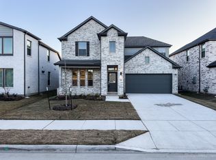 566 Silver Springs Ln, Lavon, TX 75166