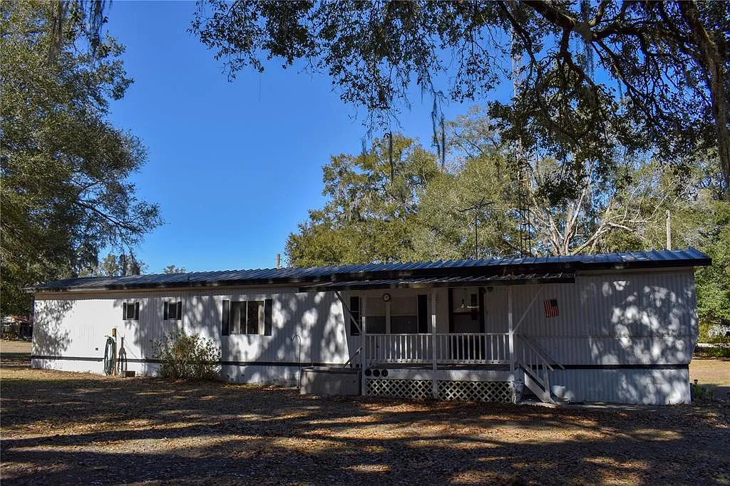 2 bed, 1.0 bath, 924 sqft, $1,125 — Photo 1