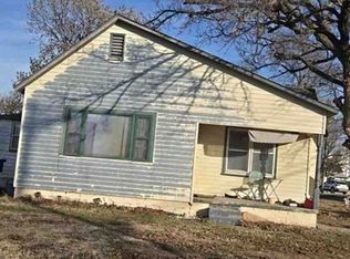 114 N 5th St, Okarche, OK 73762