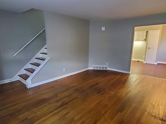 2nd image of 2032 Grasmere Ave