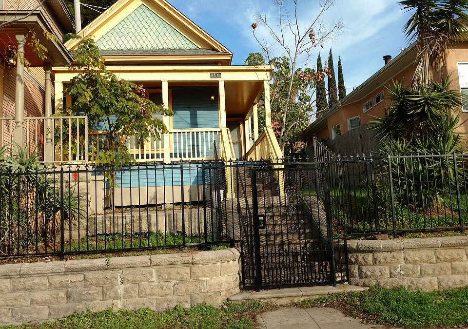 1st image of 833 21st St
