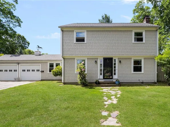 34 Terrace Dr, East Greenwich, RI 02818