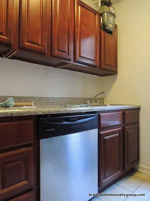 Rented by Bohemia Realty Group | media 7