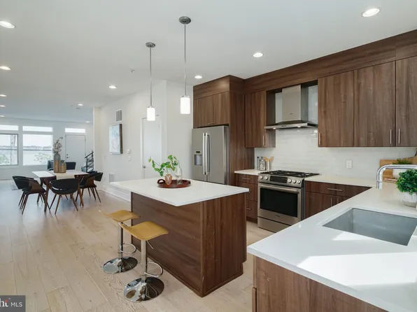 740 S Columbus Blvd Unit 12, Philadelphia, PA 19147