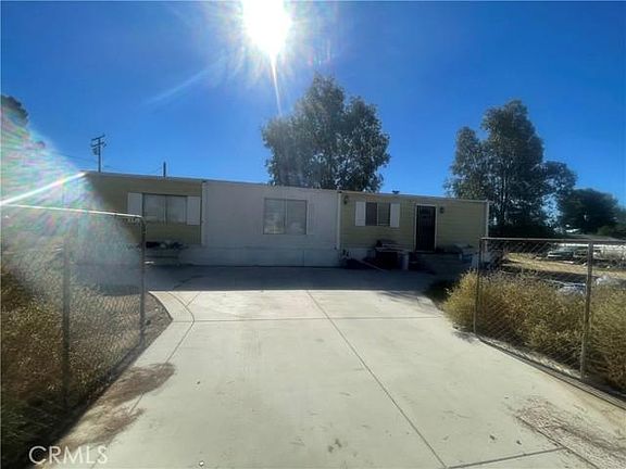 2nd image of 28040 Reservoir Ave