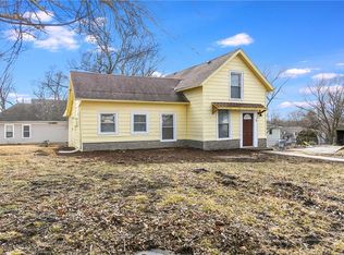 3 E Park St, Paola, KS 66071