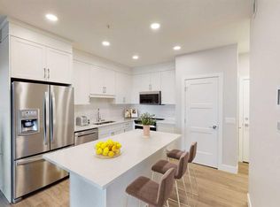 8355 E 19th Ave SW #220, Calgary, AB T2S0E2