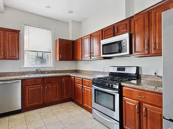 216 W Broadway, Red Lion, PA 17356