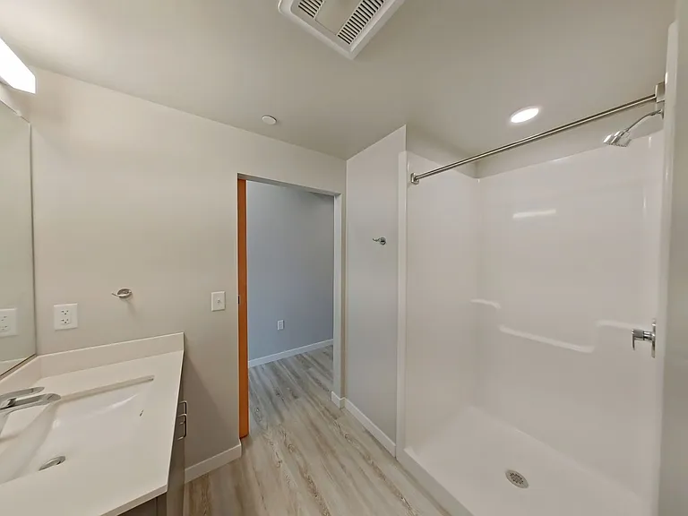 Ferry Street Flats - Modern Studios and Lofted units right by campus! — Photo 30