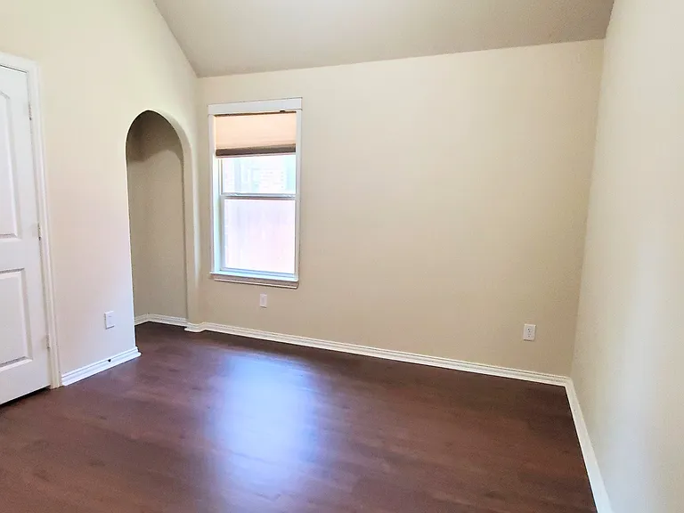 2614 Independence Dr — Photo 9