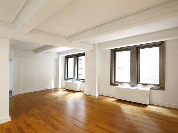 5th image of 101 W 55th St #812