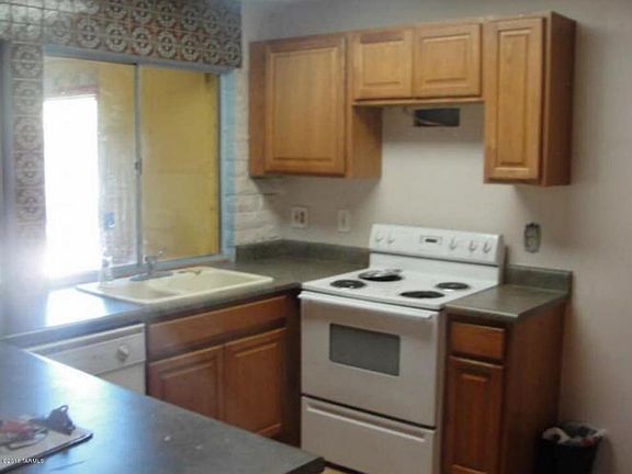 2nd image of 634 W Paseo Norteno
