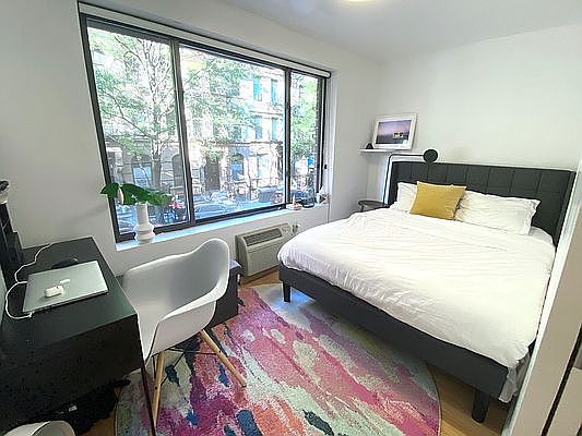 1st image of 212 E 10th St APT 2
