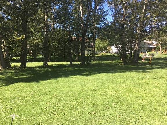 4th image of 606 S Shenandoah Dr