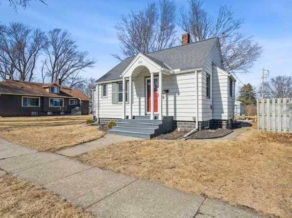 1511 11th St E, Glencoe, MN 55336