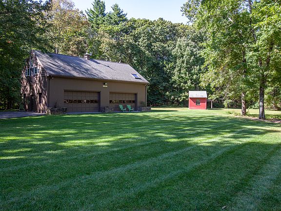 4 car garage with apartment