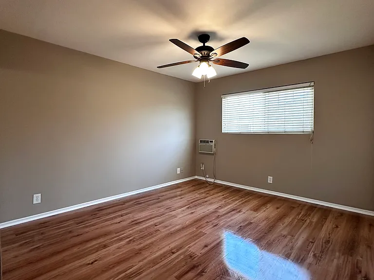 1987 E Evergreen St #1987 — Photo 6