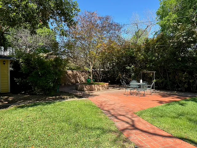 137 Schreiner Pl — Photo 10