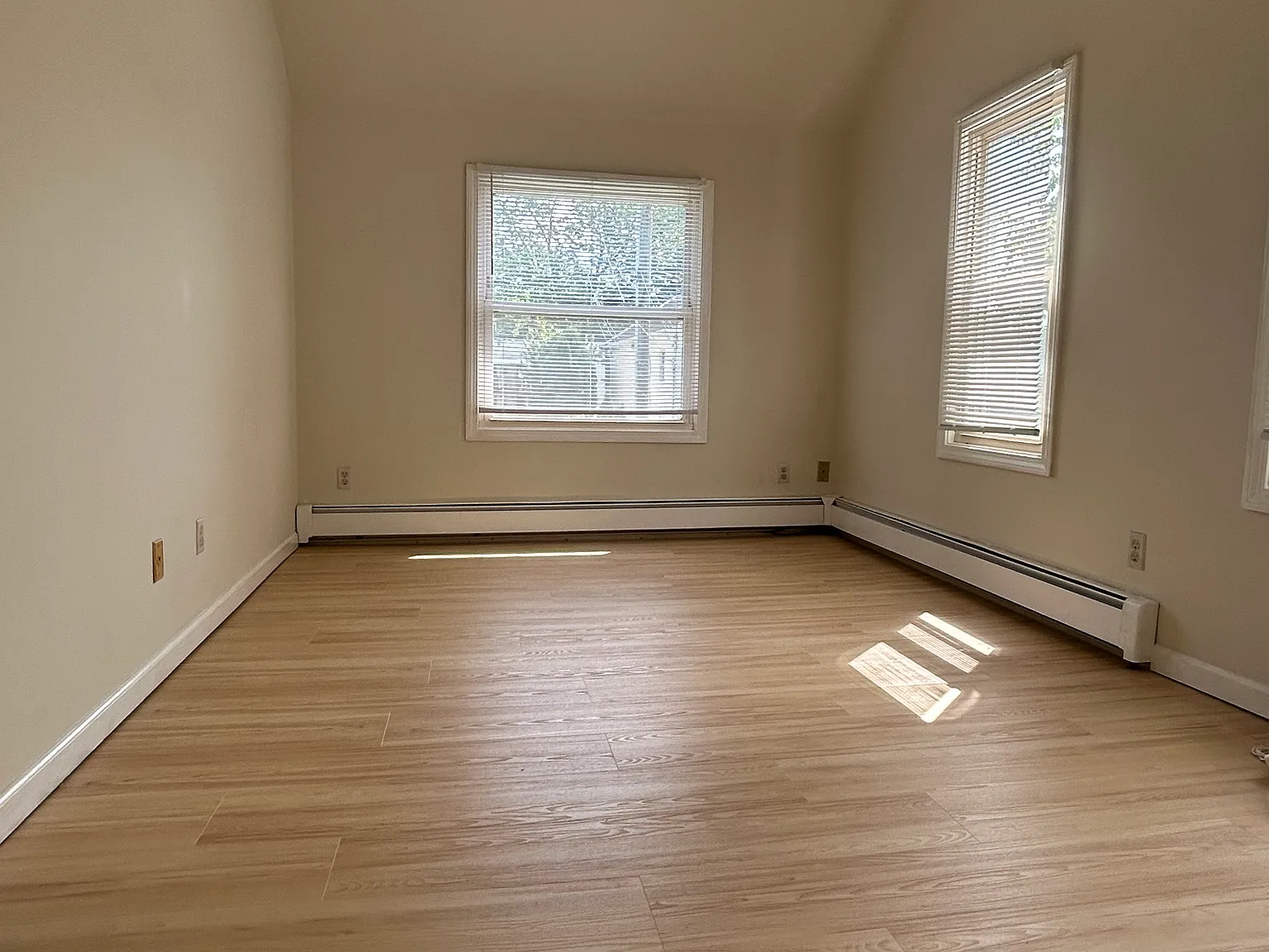 21 Sniffen St — Photo 3