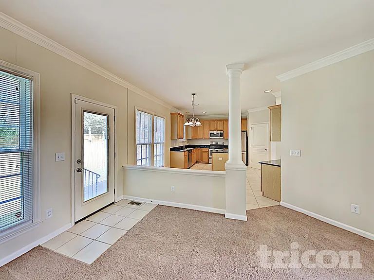 1267 Buckingham Cir — Photo 3