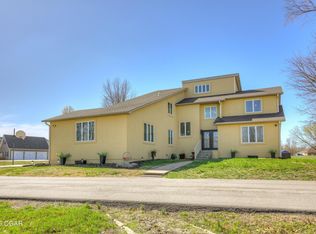 2000 Amber Ln, Carthage, MO 64836