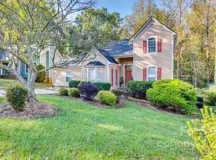 727 Foxborough Rd, Charlotte, NC 28213