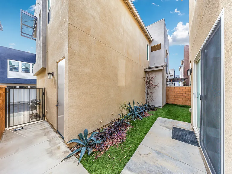 10532 Wilding Dr — Photo 48