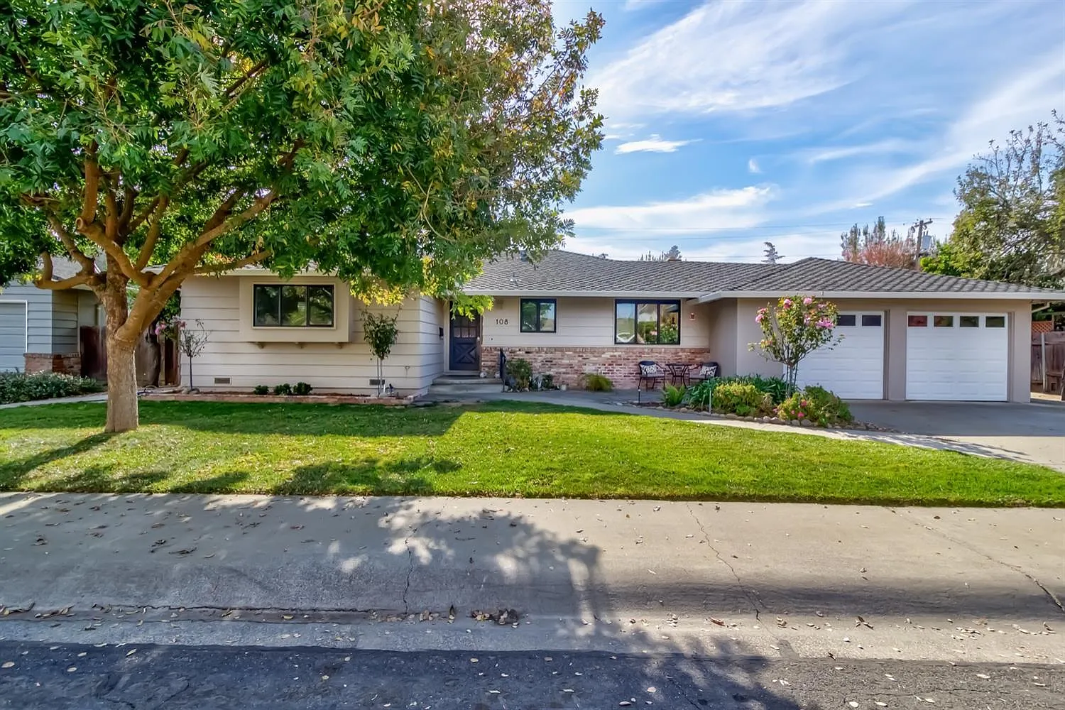 108 Toyon Dr photo 1