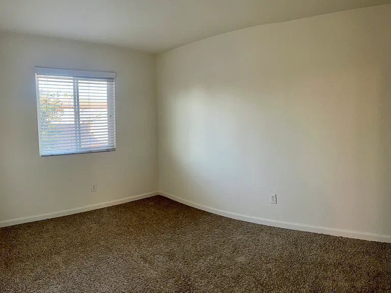 202 Willie James Jones Ave — Photo 5