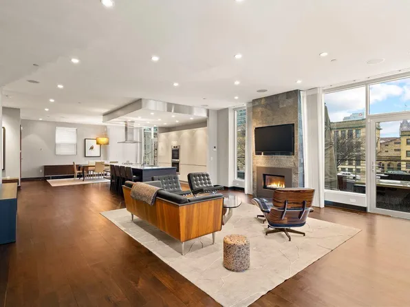 755 East Kilbourn AVENUE #4, Milwaukee, WI 53202