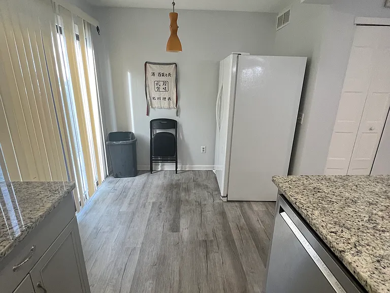 551 Eastbrooke Ln — Photo 4