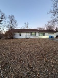 1019 Farmview Dr, Saint Louis, MO, 63138