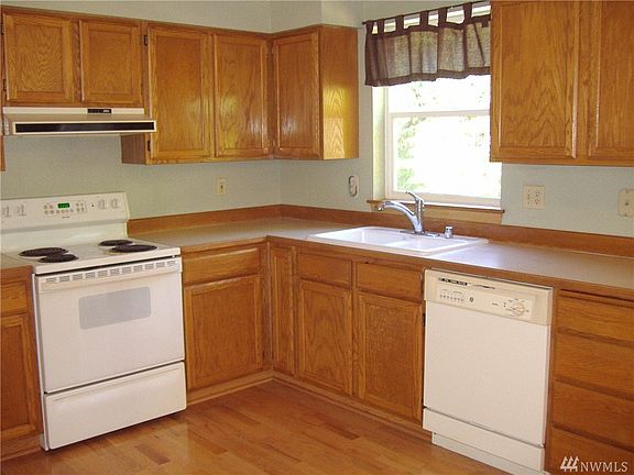 2nd image of 27447 Serene Dr NE