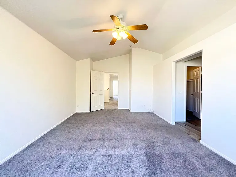 8284 W Rochelle Ave — Photo 14