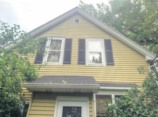 2723 W Mequon Rd, Mequon, WI 53092