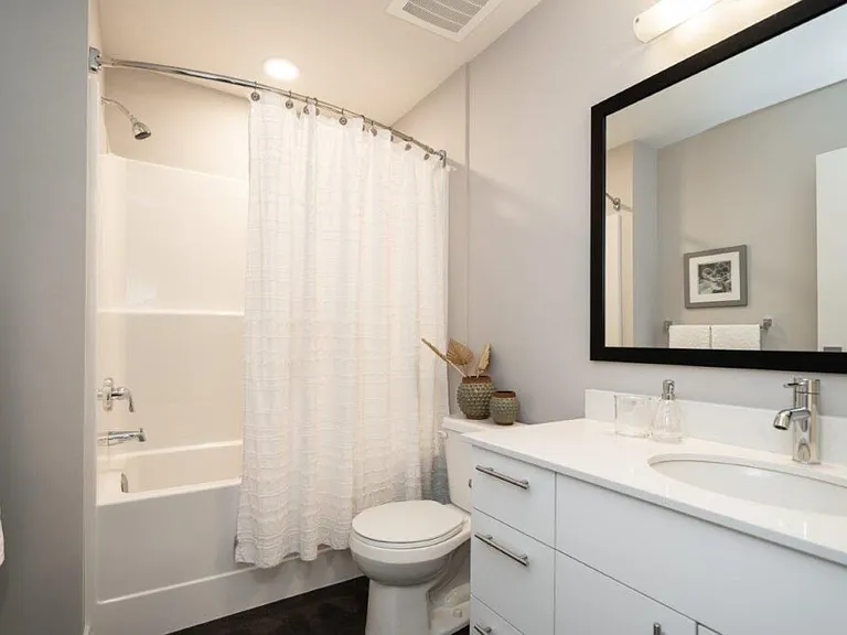 425 Ballantrae Dr — Photo 52