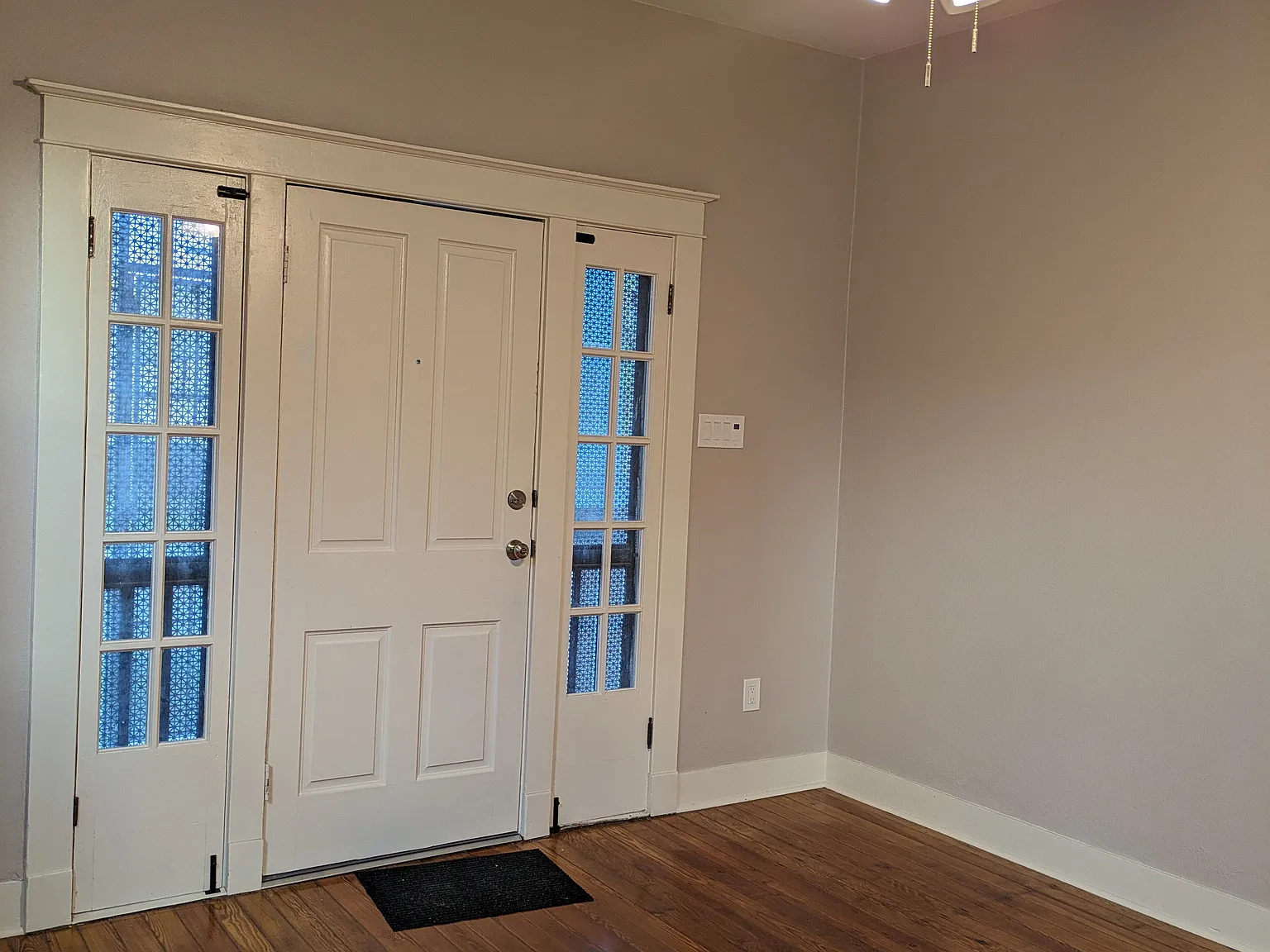 2 bed, 900 sqft, $1,400 — Photo 3