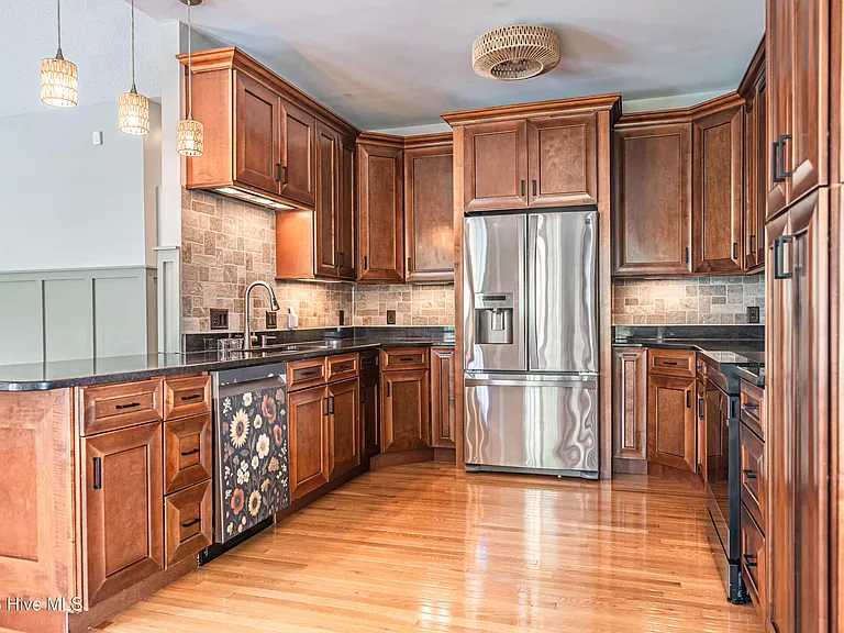 154 Dublin Ct — Photo 8