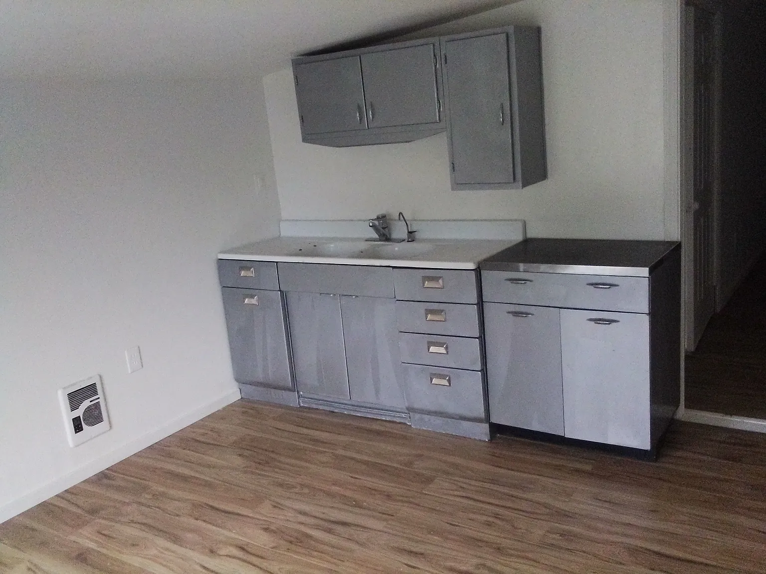 2 bed, 530 sqft, $2,300 — Photo 3