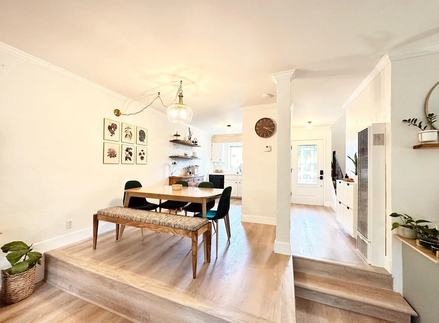 2 bed, 1093 sqft, $4,200 — Photo 3