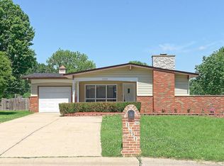 1231 Assumption Dr, Saint Louis, MO