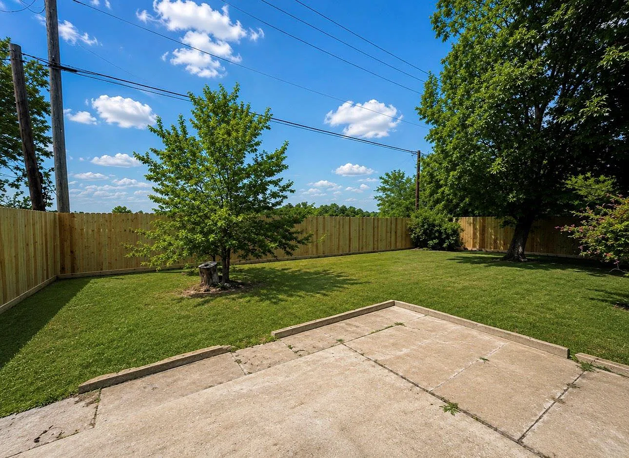 3 bed, 2.0 bath, 1355 sqft, $2,200 — Photo 4