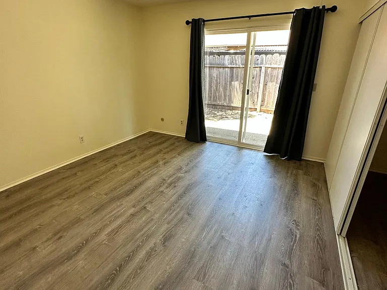 3985 Dunhill St — Photo 5