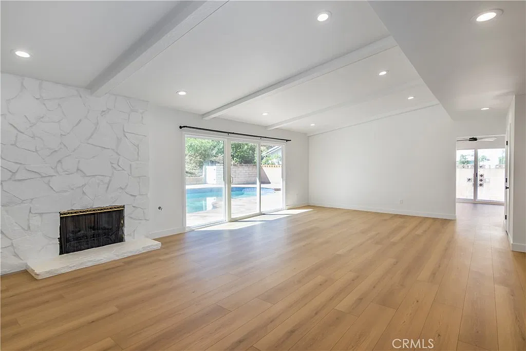 4 bed, 2.5 bath, 2067 sqft, $7,995 — Photo 2
