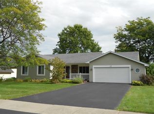 109 Montvale Ln, Rochester, NY 14626