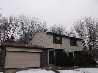18292 W Hillside Dr, New Berlin, WI 53146